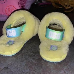 Little girls ugg slides size 11c